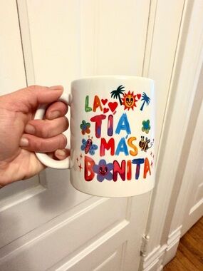 “La Tía Más Bonita" Ceramic Mug